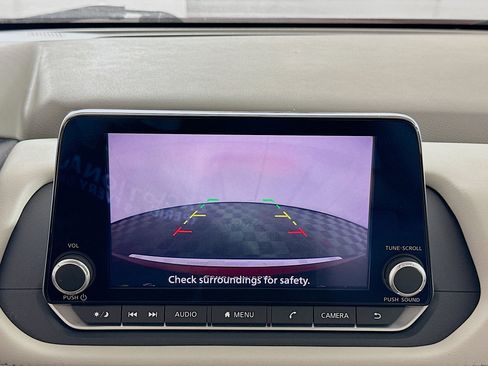 Used 2023 Nissan Rogue SV image 22