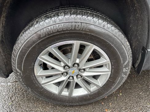 Used 2023 Chevrolet Traverse LT image 35