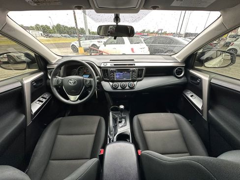 Used 2016 Toyota RAV4 LE w/ Preferred Accessory Package FWD image 11