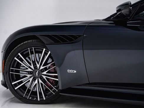 Used 2022 Aston Martin DBS Superleggera Volante RWD image 16
