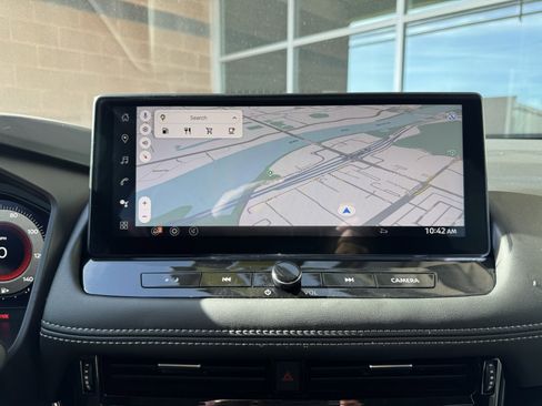 Used 2024 Nissan Rogue SL w/ SL Premium Package image 24