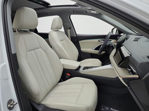 Used 2025 Audi Q5 Premium w/ Convenience Package AWD/4WD image 20