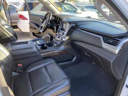 Used 2019 Chevrolet Suburban LT image 22