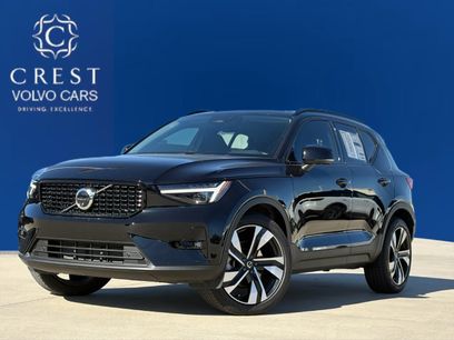 New 2026 Volvo XC40 B5 Ultra w/ Protection Package Premier