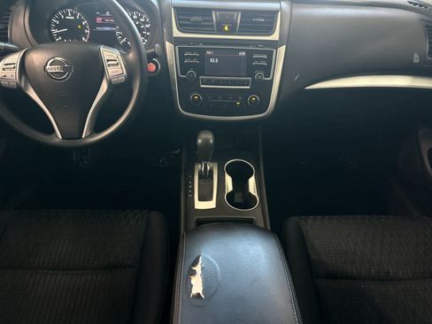 Used 2016 Nissan Altima 2.5 S w/ Power Driver Seat Package FWD image 4