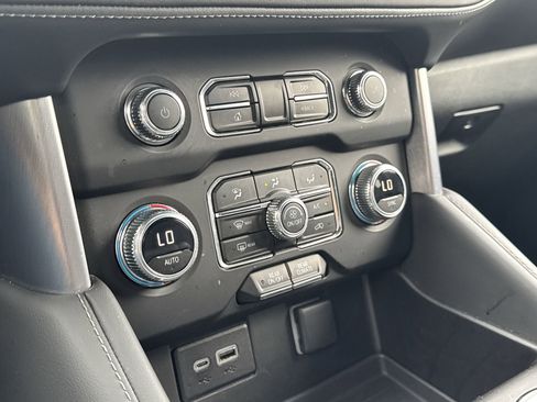 Used 2023 GMC Yukon SLE w/ Gmc Pro Safety Plus Package image 17