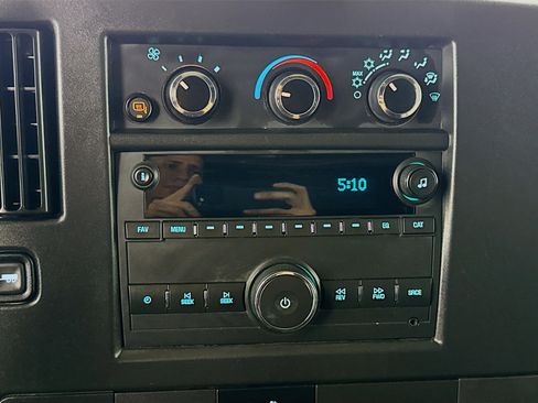 Used 2022 Chevrolet Express 2500 w/ Driver Convenience Package image 16