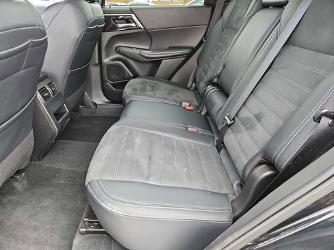 Used 2024 Mitsubishi Outlander SE AWD/4WD image 19