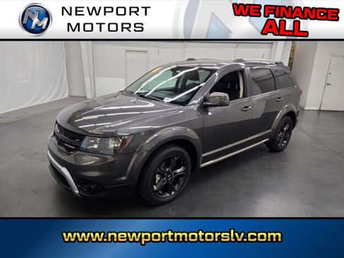 Used 2018 Dodge Journey Crossroad FWD image 1