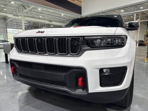 Used 2022 Jeep Grand Cherokee Trailhawk w/ ADV Protech Group II AWD/4WD image 20