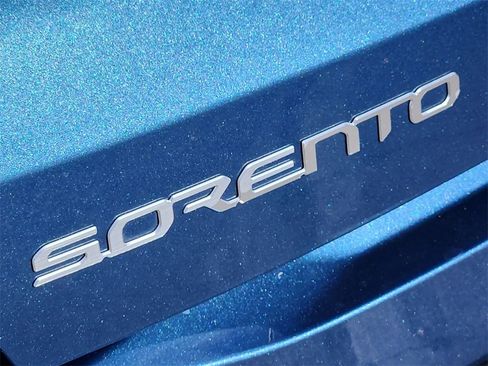 Used 2025 Kia Sorento EX image 27