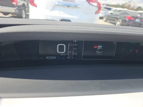 Used 2019 Toyota Prius Limited image 3