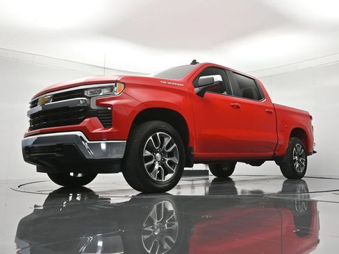 Used 2022 Chevrolet Silverado 1500 LT AWD/4WD image 37