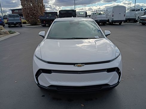 New 2026 Chevrolet Equinox EV LT w/ Comfort Package image 16