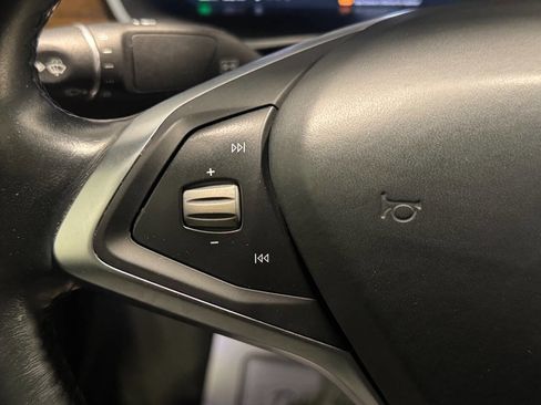 Used 2017 Tesla Model X P100D image 38