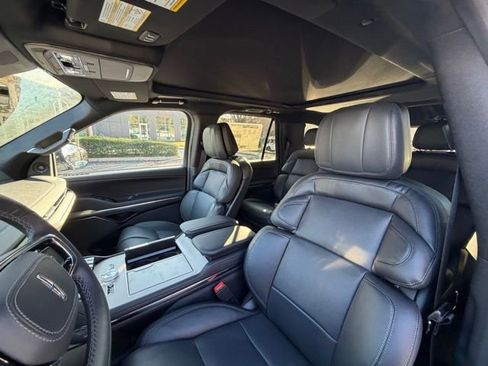 New 2025 Lincoln Navigator Reserve w/ Jet Appearance Package image 12