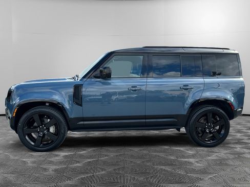 Used 2025 Land Rover Defender 110 X-Dynamic SE AWD/4WD image 2