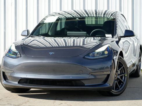Used 2022 Tesla Model 3 image 3
