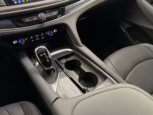 Used 2020 Buick Enclave Essence w/ Sound and Sites Package FWD image 17