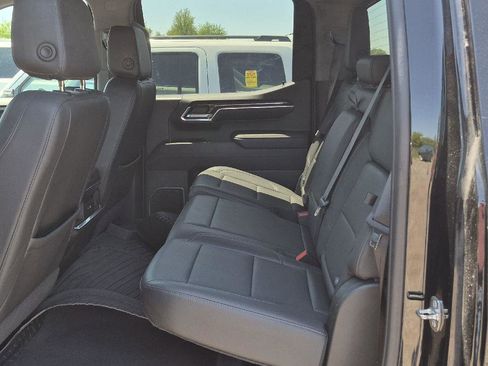 Used 2024 GMC Sierra 1500 Elevation w/ Elevation Premium Package AWD/4WD image 8