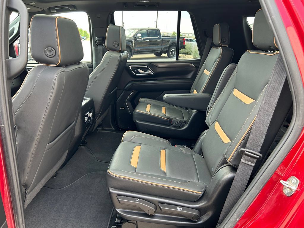 Used 2024 GMC Yukon AT4 w/ AT4 Premium Plus Package AWD/4WD image 10