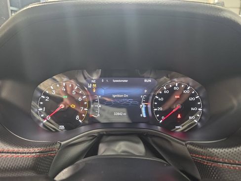 Used 2025 Jeep Compass Trailhawk AWD/4WD image 18