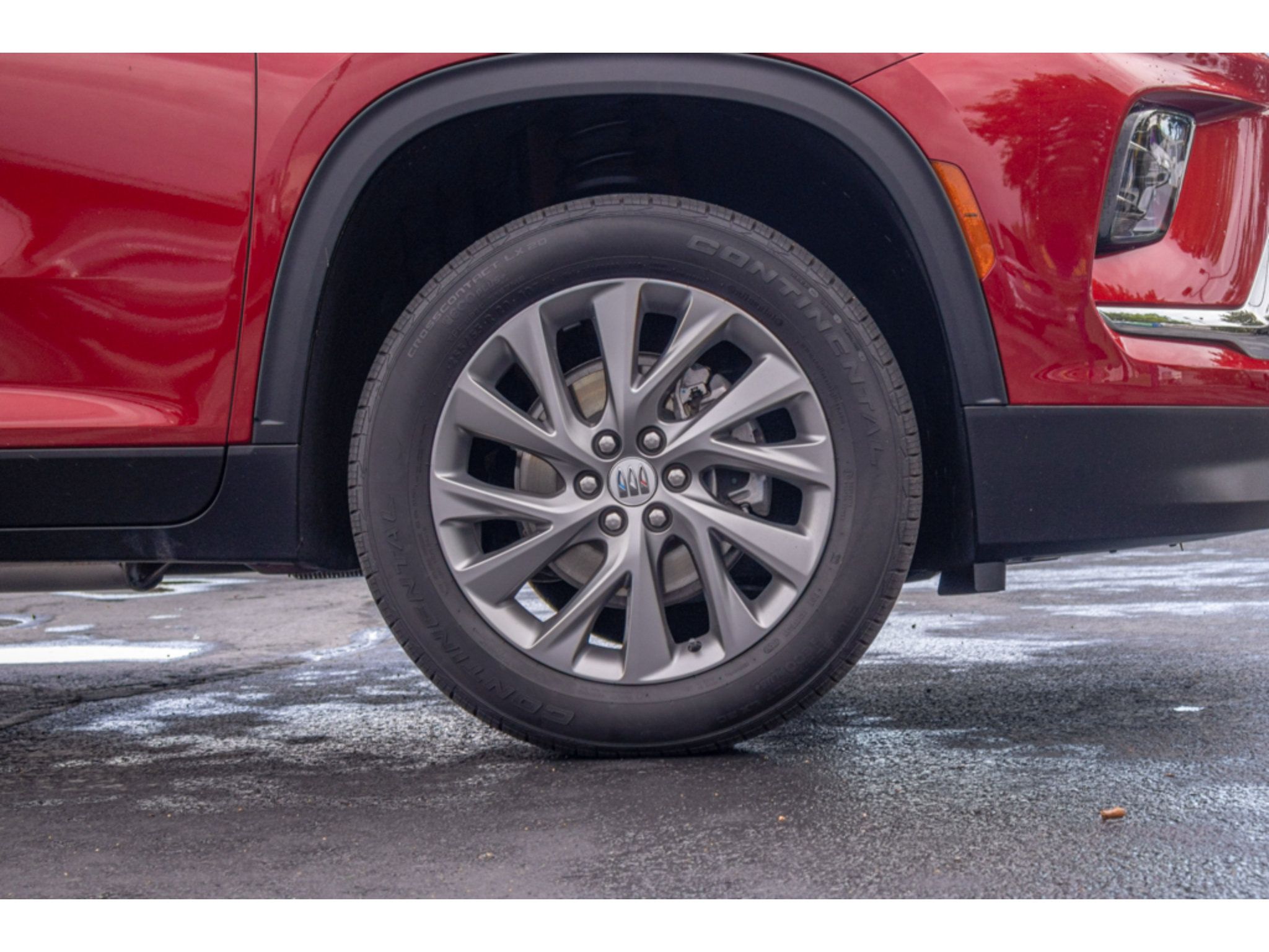 Used 2025 Buick Enclave Preferred AWD/4WD image 9