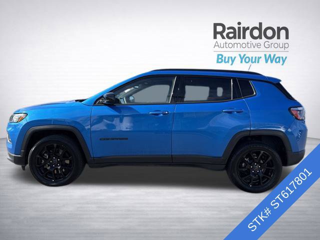 Used 2025 Jeep Compass Latitude w/ Altitude Special Edition AWD/4WD image 4