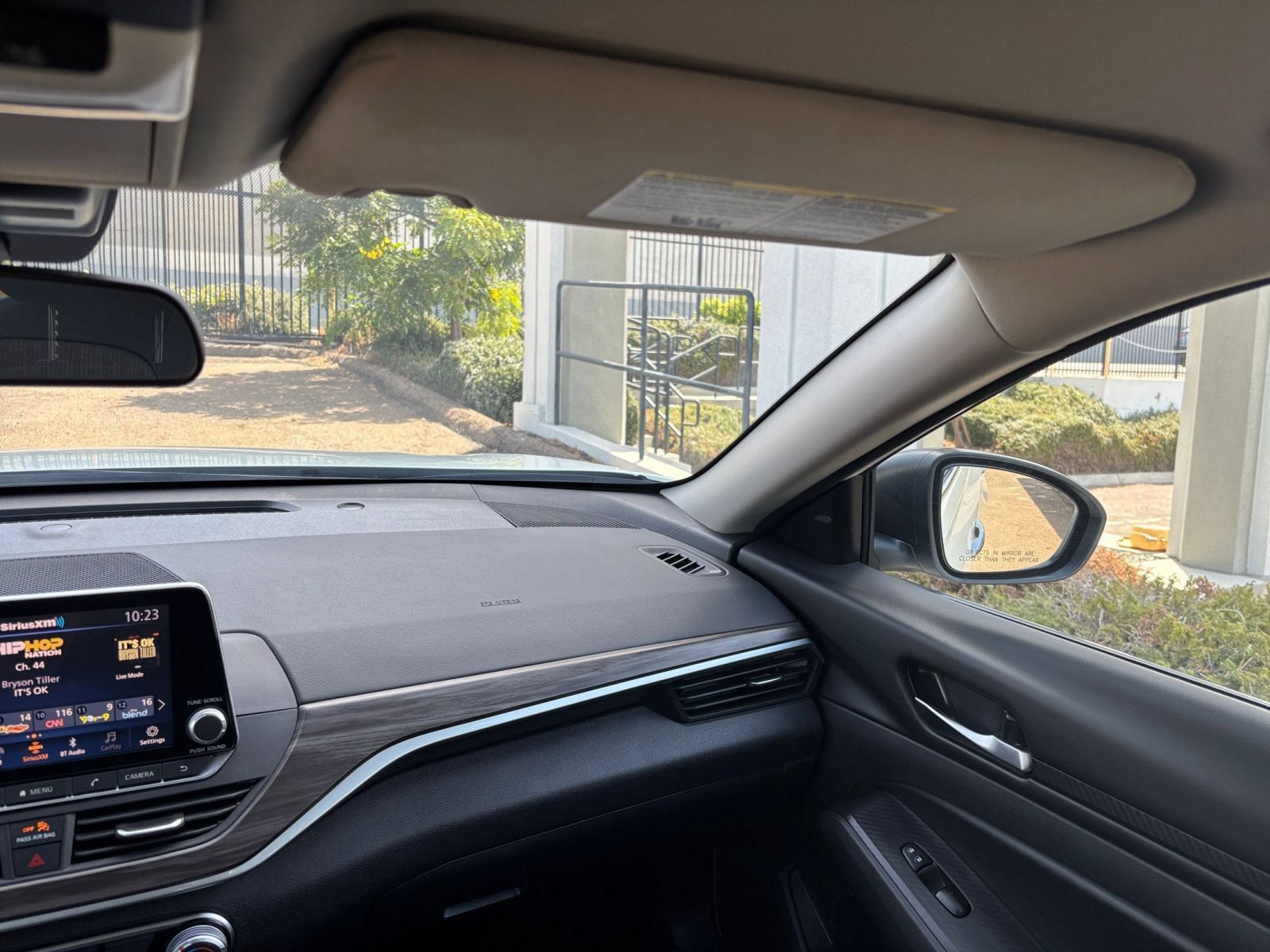 Used 2025 Nissan Altima 2.5 SV FWD image 34