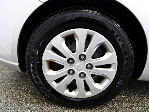 Used 2013 Kia Forte EX FWD image 17