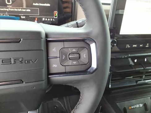 New 2026 GMC Hummer EV 4x4 Crew Cab image 18