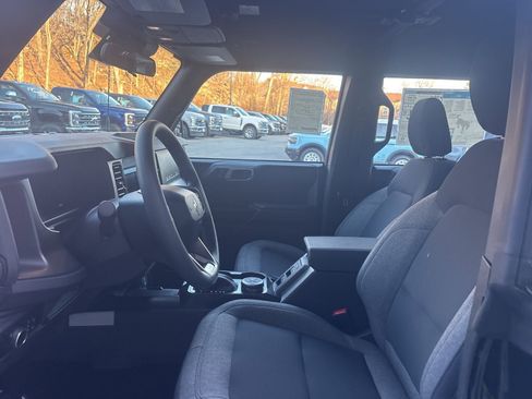New 2025 Ford Bronco 4-Door AWD/4WD image 12