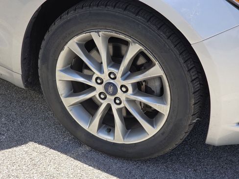 Used 2017 Ford Fusion Energi Titanium FWD image 8