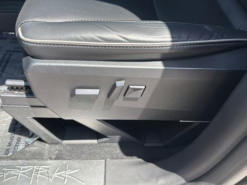 Used 2024 Tesla Cybertruck AWD Crew Cab image 17