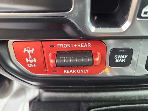 Used 2018 Jeep Wrangler Unlimited Rubicon AWD/4WD image 28