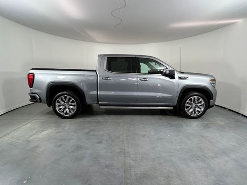 Used 2025 GMC Sierra 1500 Denali w/ Denali Reserve Package AWD/4WD image 4