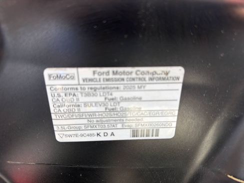 Used 2025 Ford F150 Lariat AWD/4WD image 38