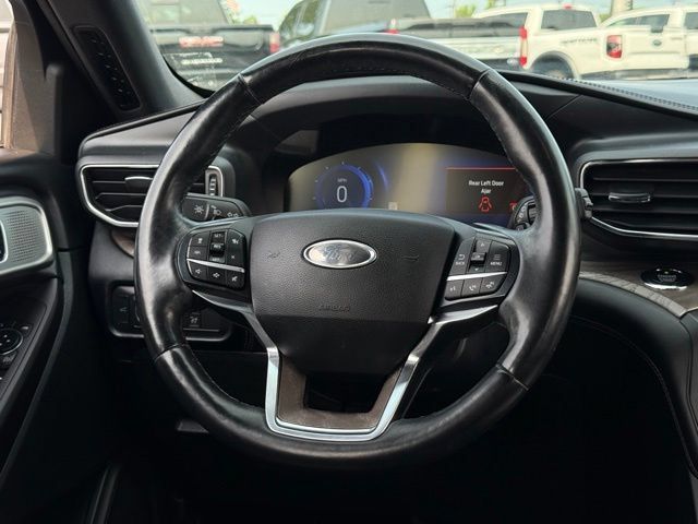 Certified 2020 Ford Explorer Platinum w/ Premium Technology Package AWD/4WD image 8