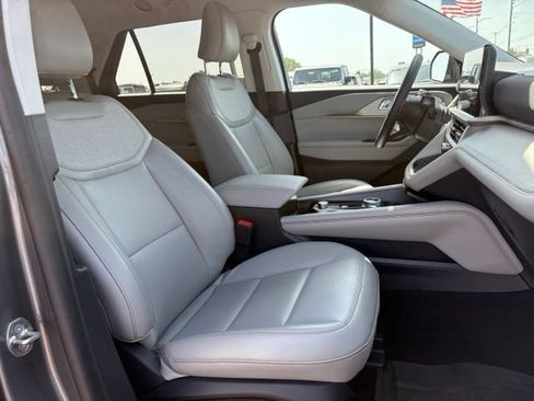 Used 2025 Ford Explorer Active w/ Active Comfort Package AWD/4WD image 11