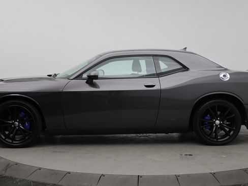 Used 2018 Dodge Challenger SXT w/ Blacktop Package RWD image 5