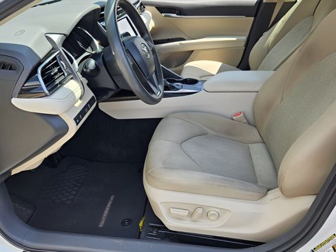 Used 2019 Toyota Camry LE FWD image 12