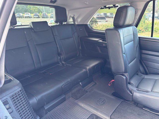 Used 2024 Toyota Sequoia Limited w/ TRD Off-Road Package AWD/4WD image 31