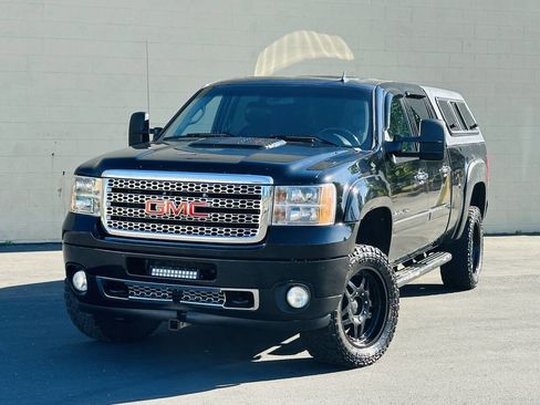 Used 2012 GMC Sierra 2500 Denali image 3