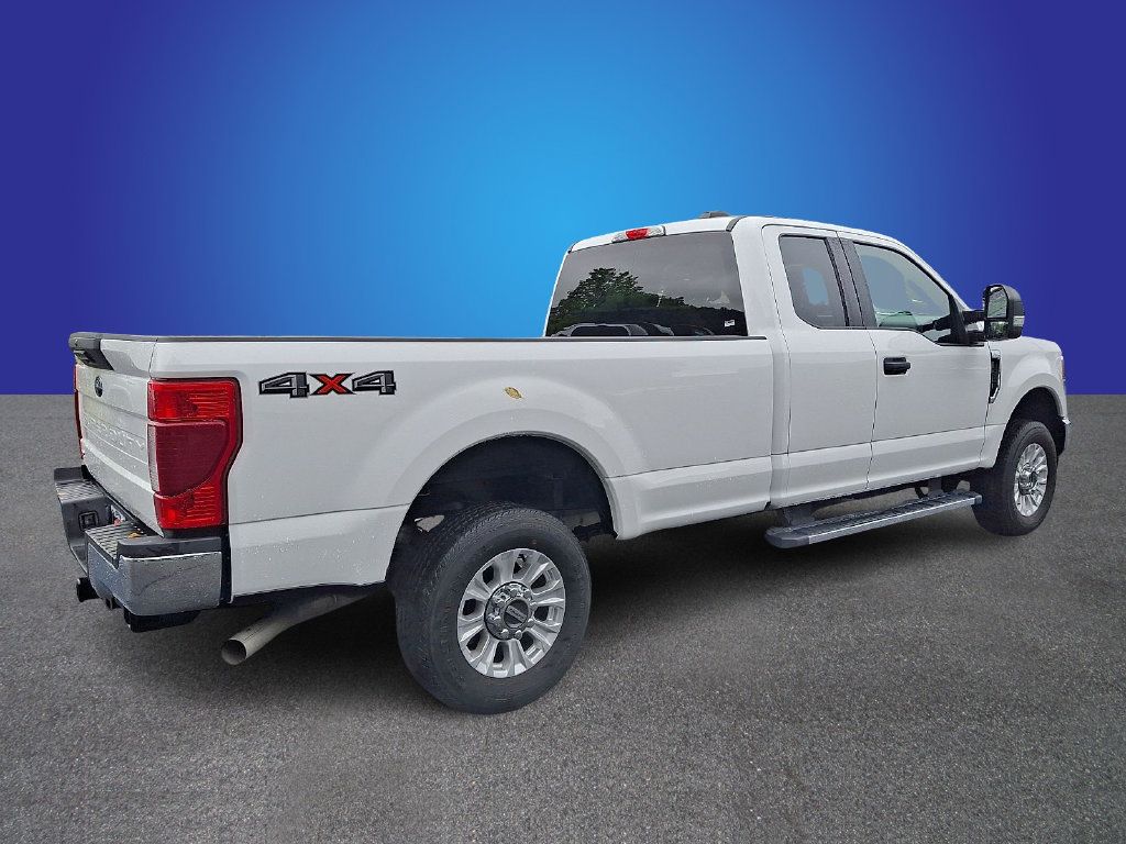 Used 2022 Ford F250 XLT AWD/4WD image 4