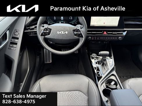 New 2025 Kia Niro EX Touring image 25