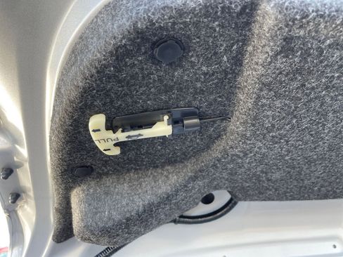 Used 2025 Nissan Versa SV image 24