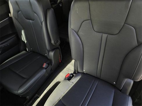 Certified 2025 Kia Sorento EX image 13