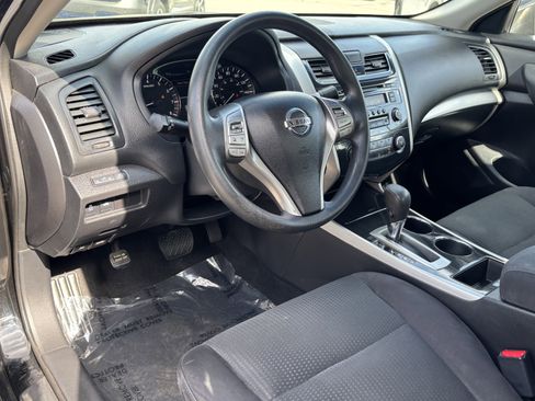 Used 2014 Nissan Altima 2.5 S w/ Sport Value Package image 16
