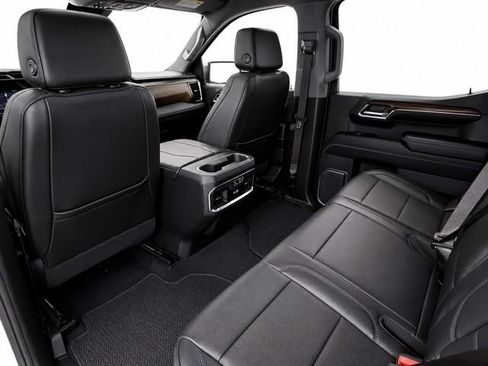 Used 2024 GMC Sierra 1500 Denali w/ Technology Package AWD/4WD image 22