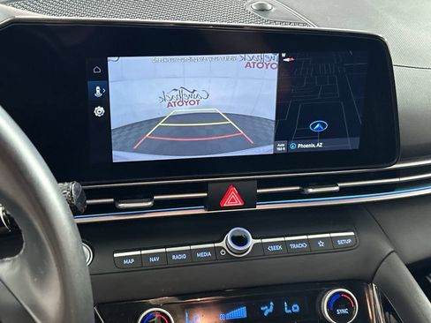 Used 2025 Hyundai Elantra SEL FWD image 19